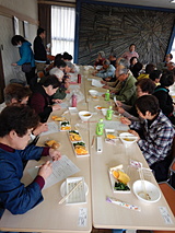 昼食会後のアンケートにご協力頂いてます♪